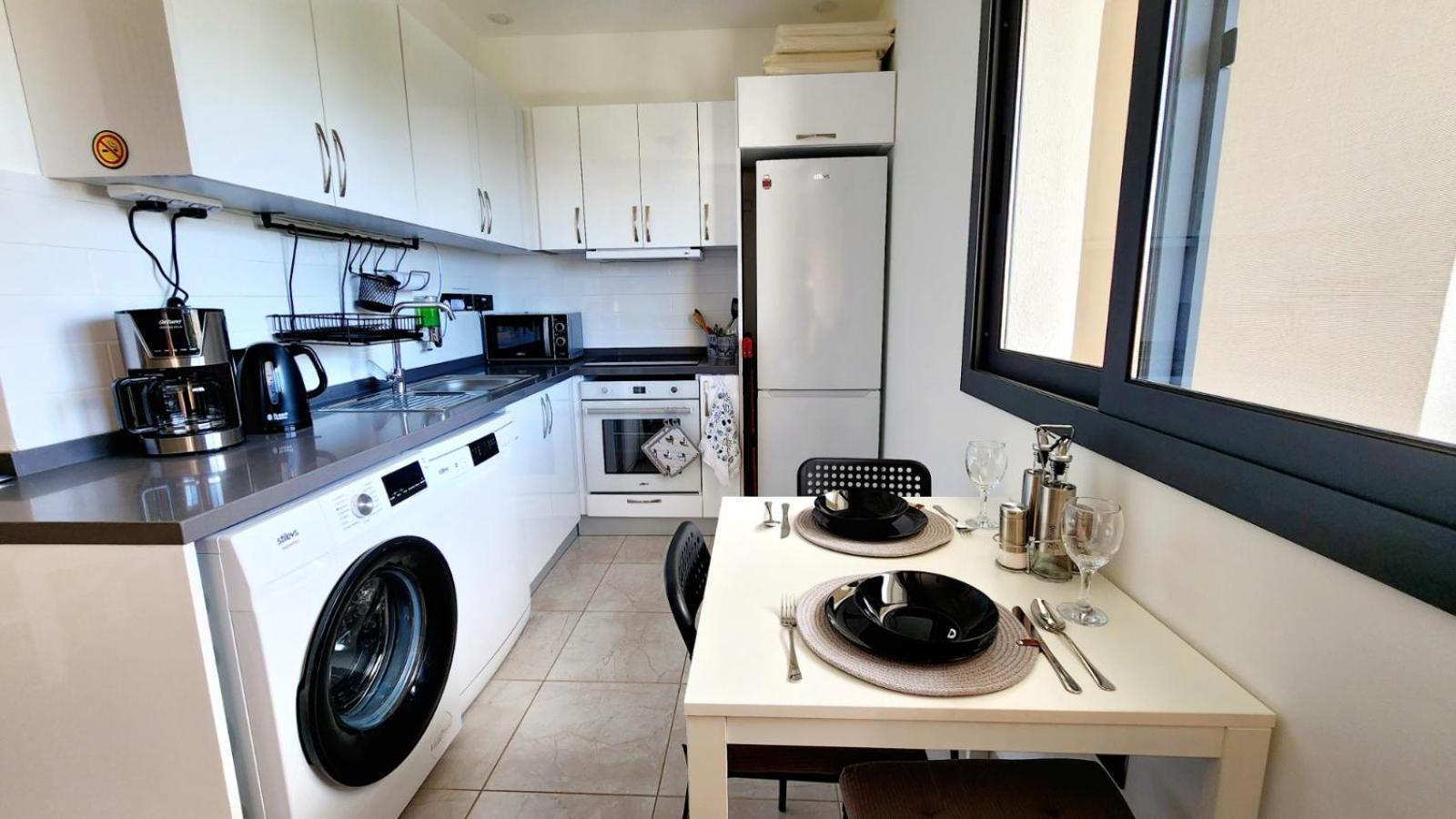 Sea View Apartment Kyrenia Kerýnia Eksteriør bilde