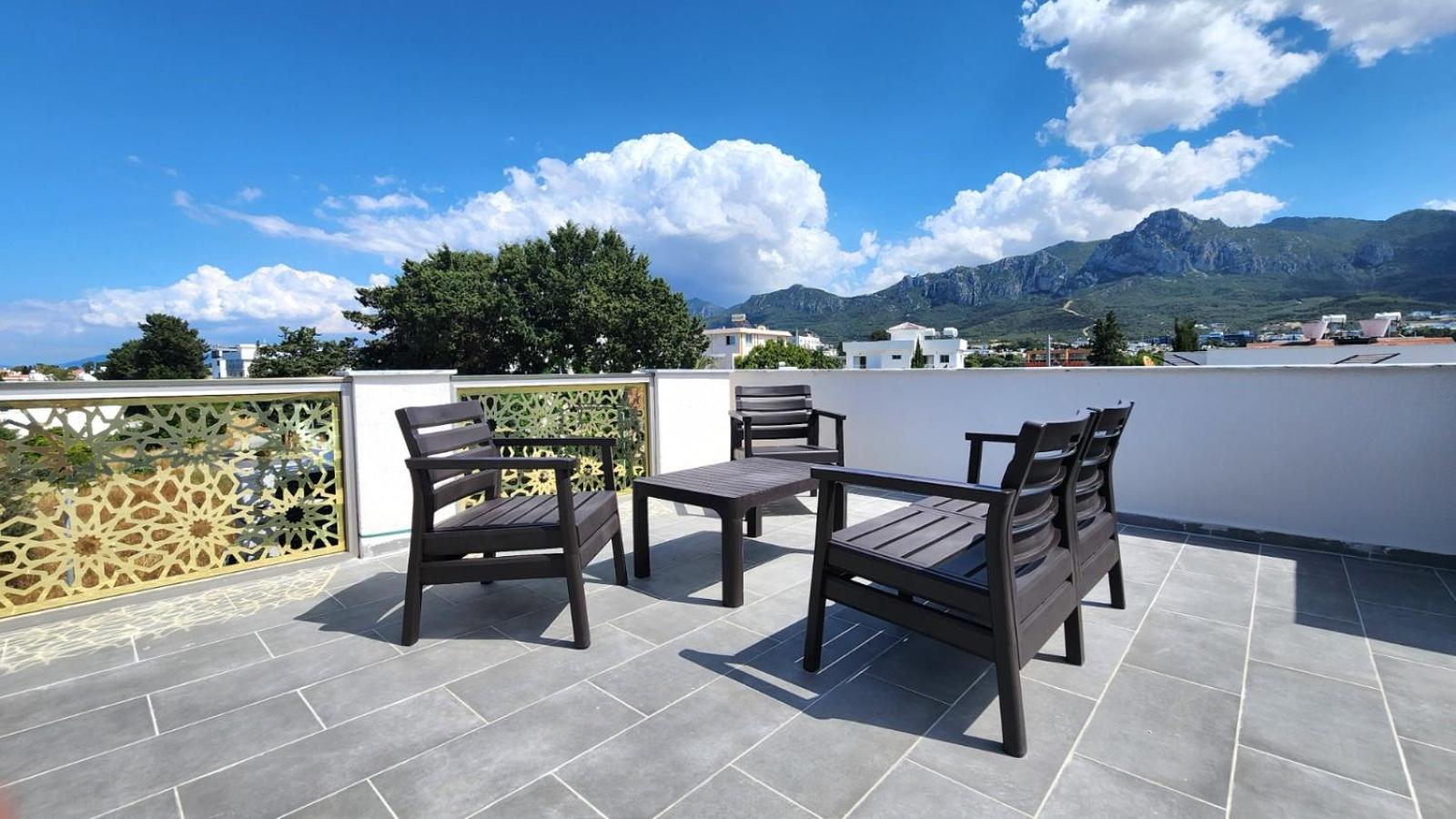 Sea View Apartment Kyrenia Kerýnia Eksteriør bilde